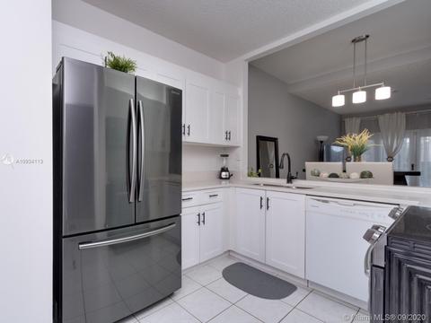 204 E Hemingway Cir, Margate, FL 33063 photo 8