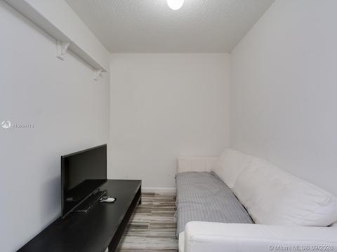 204 E Hemingway Cir, Margate, FL 33063 photo 23