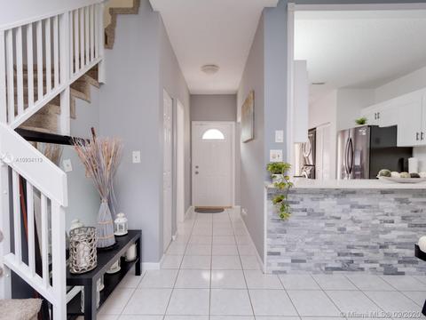 204 E Hemingway Cir, Margate, FL 33063 photo 7