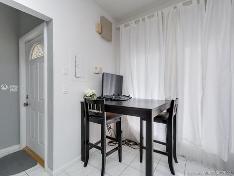 204 E Hemingway Cir, Margate, FL 33063 photo 14