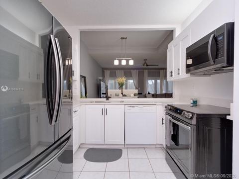 204 E Hemingway Cir, Margate, FL 33063 photo 9