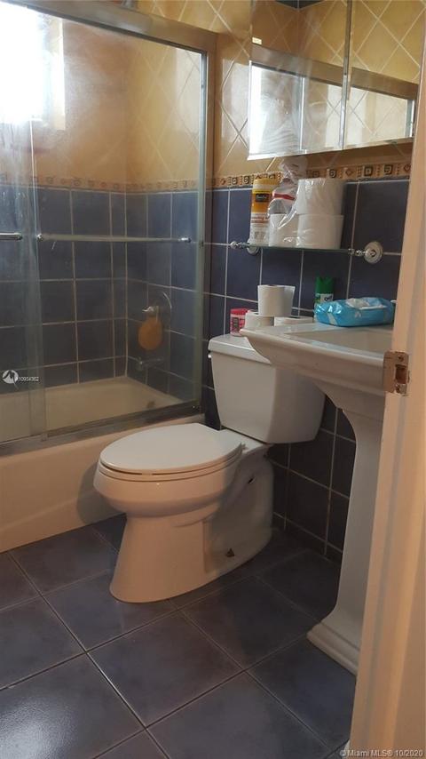 140 NE 171st Ter, North Miami Beach, FL 33162 photo 13