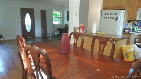 140 NE 171st Ter, North Miami Beach, FL 33162 photo 5