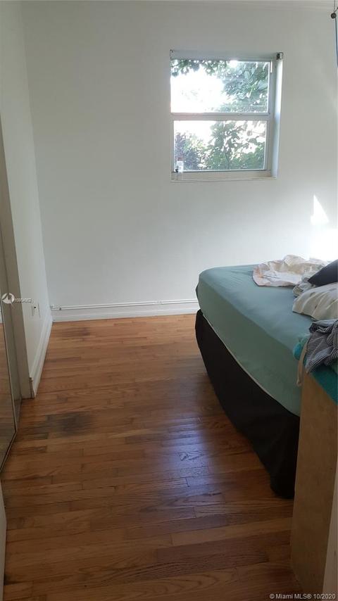 140 NE 171st Ter, North Miami Beach, FL 33162 photo 16
