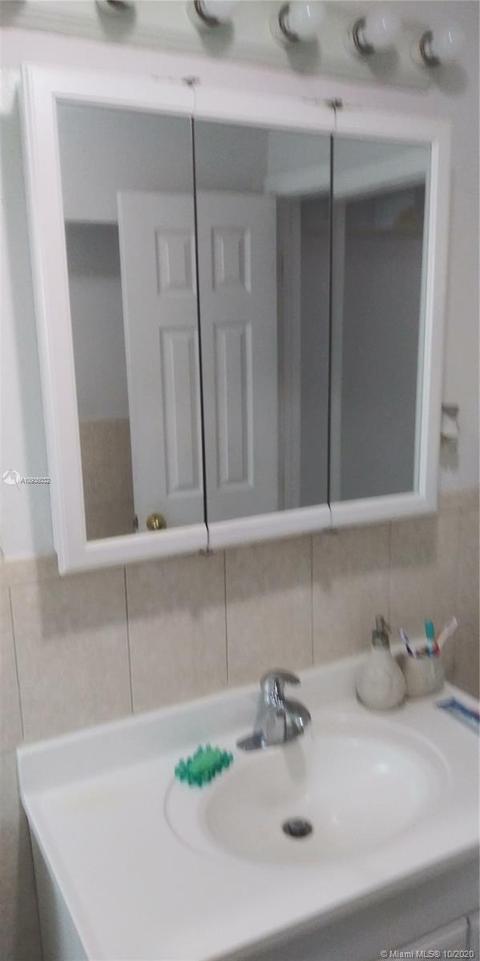 634 E 20th St, Hialeah, FL 33013 photo 18