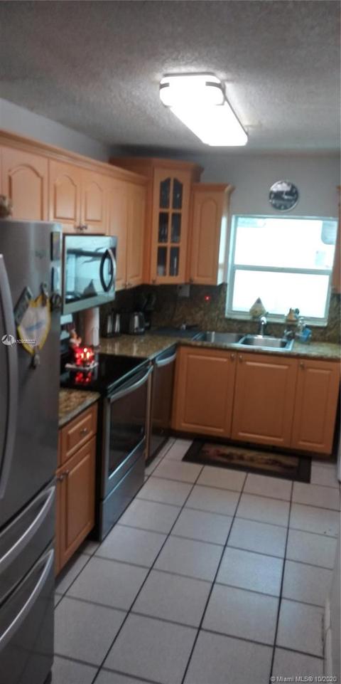 634 E 20th St, Hialeah, FL 33013 photo 8