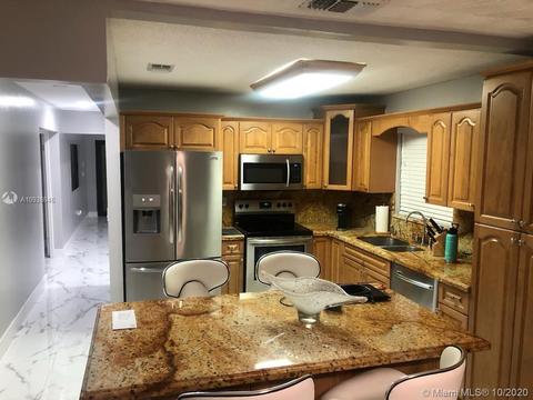 547 E 15th St, Hialeah, FL 33010 photo 5