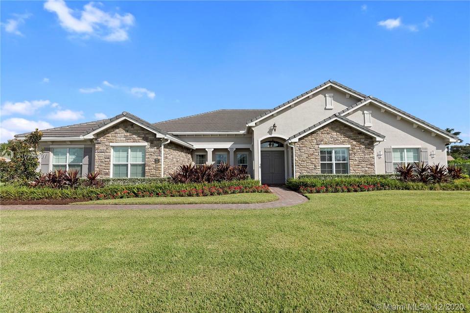 5351 N Sterling Ranch Cir, Davie, FL 33314 43 Photos MLS A10939097