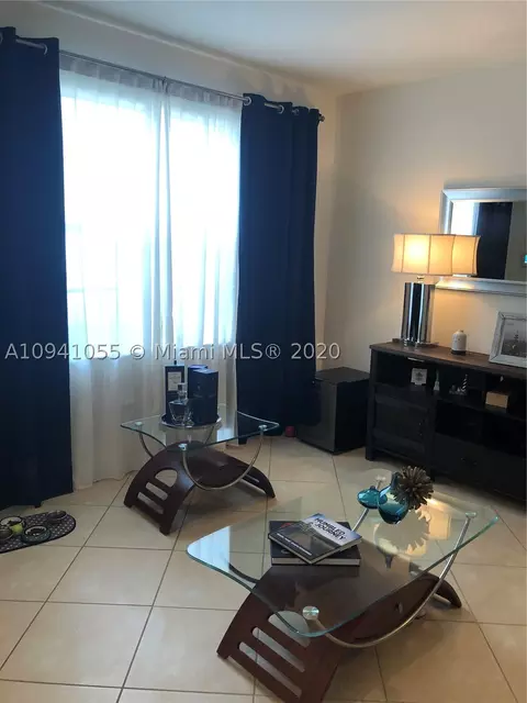 9254 W 33rd Ln, Hialeah, FL 33018 photo 2