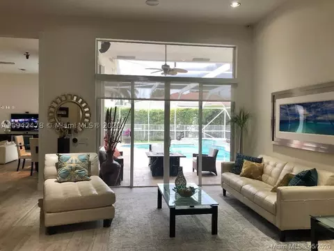 1890 Harbor Pointe Cir, Weston, FL 33327 photo 2