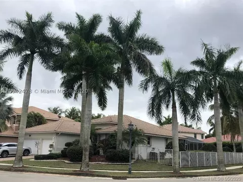 1890 Harbor Pointe Cir, Weston, FL 33327 photo 1