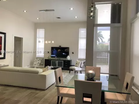 1890 Harbor Pointe Cir, Weston, FL 33327 photo 4