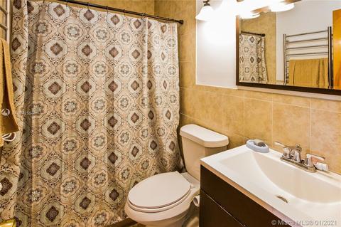 241 E 36th St, Hialeah, FL 33013 photo 21
