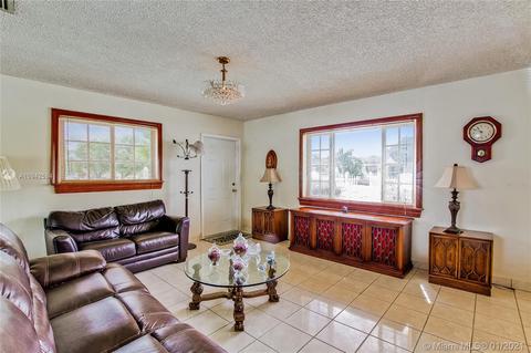 241 E 36th St, Hialeah, FL 33013 photo 4