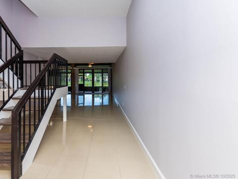 1301 E Golfview Dr, Pembroke Pines, FL 33026 photo 6