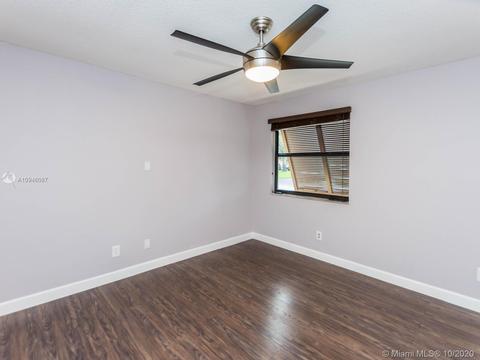 1301 E Golfview Dr, Pembroke Pines, FL 33026 photo 23