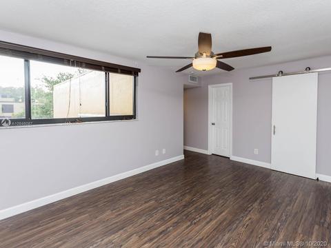 1301 E Golfview Dr, Pembroke Pines, FL 33026 photo 30