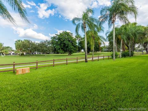 1301 E Golfview Dr, Pembroke Pines, FL 33026 photo 43
