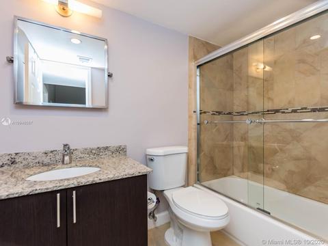1301 E Golfview Dr, Pembroke Pines, FL 33026 photo 26