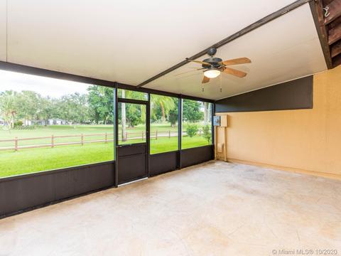 1301 E Golfview Dr, Pembroke Pines, FL 33026 photo 1