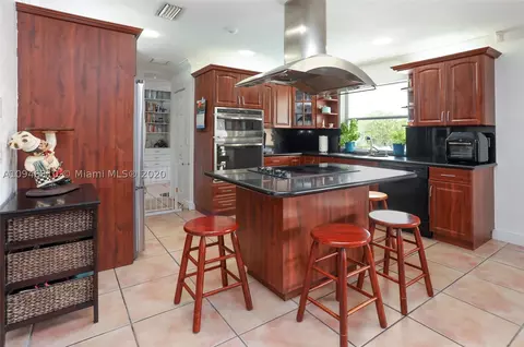 9660 SW 17th St, Miami, FL 33165 photo 8