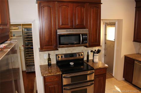 1252 Venetia Ave, Coral Gables, FL 33134 photo 12