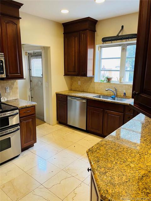 1252 Venetia Ave, Coral Gables, FL 33134 photo 11