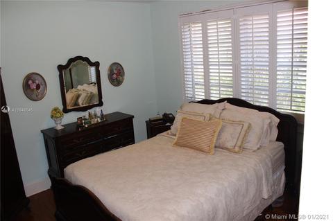 1252 Venetia Ave, Coral Gables, FL 33134 photo 4