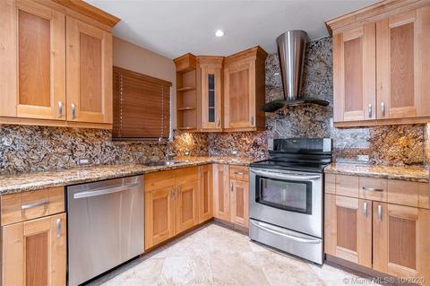 631 E 32nd St, Hialeah, FL 33013 photo 9