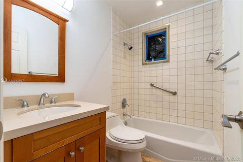 631 E 32nd St, Hialeah, FL 33013 photo 19