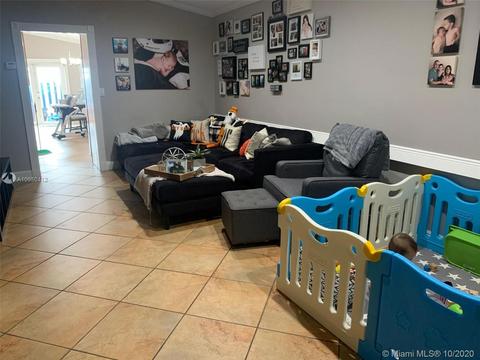 2748 W 74th St, Hialeah, FL 33016 photo 8