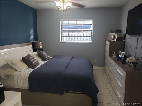 2748 W 74th St, Hialeah, FL 33016 photo 25