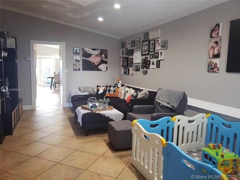2748 W 74th St, Hialeah, FL 33016 photo 7