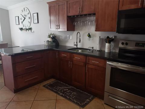 2748 W 74th St, Hialeah, FL 33016 photo 14