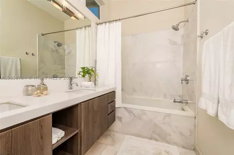 375 Hampton Ln, Key Biscayne, FL 33149 photo 10