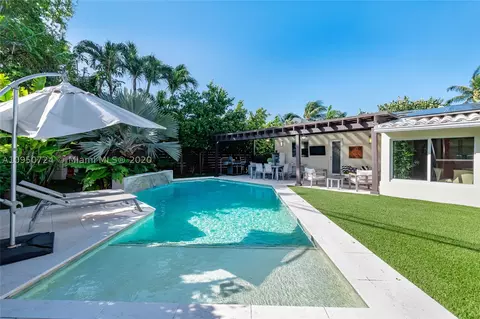 375 Hampton Ln, Key Biscayne, FL 33149 photo 23