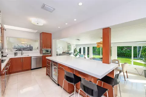 375 Hampton Ln, Key Biscayne, FL 33149 photo 6