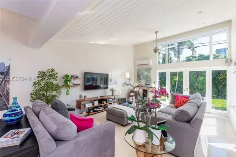 375 Hampton Ln, Key Biscayne, FL 33149 photo 3