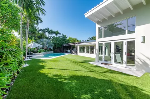 375 Hampton Ln, Key Biscayne, FL 33149 photo 1