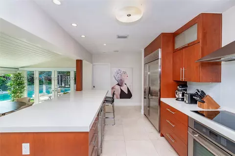 375 Hampton Ln, Key Biscayne, FL 33149 photo 8