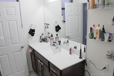 Undisclosed, Hialeah, FL 33018 photo 15