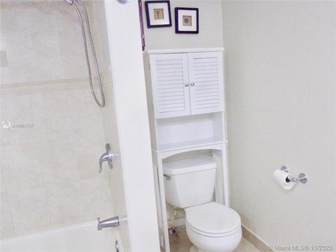 7345 Pine Valley Dr, Hialeah, FL 33015 photo 16