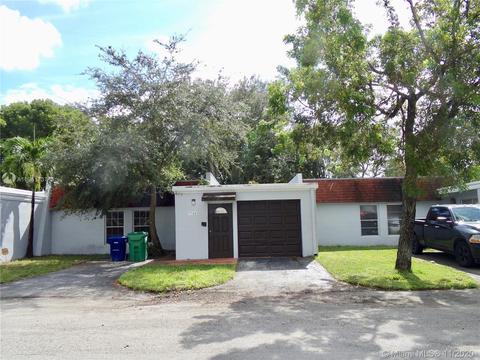 7345 Pine Valley Dr, Hialeah, FL 33015 photo 3