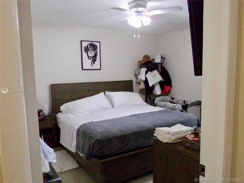 7345 Pine Valley Dr, Hialeah, FL 33015 photo 18
