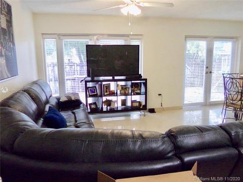 7345 Pine Valley Dr, Hialeah, FL 33015 photo 1