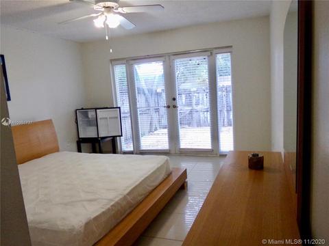 7345 Pine Valley Dr, Hialeah, FL 33015 photo 11