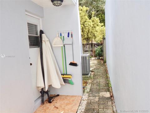7345 Pine Valley Dr, Hialeah, FL 33015 photo 24