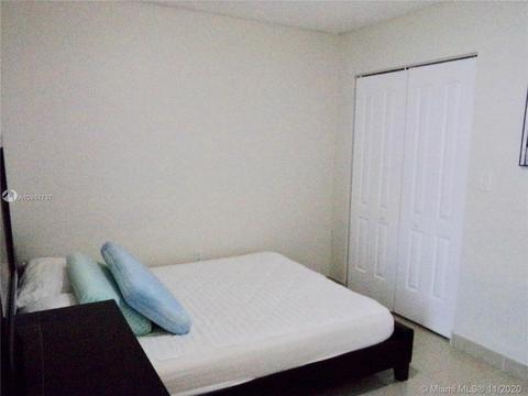 7345 Pine Valley Dr, Hialeah, FL 33015 photo 15