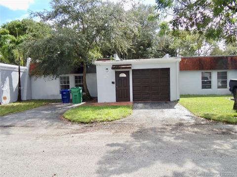 7345 Pine Valley Dr, Hialeah, FL 33015 photo 2