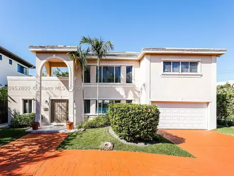 660 Warren Ln, Key Biscayne, FL 33149 photo 2